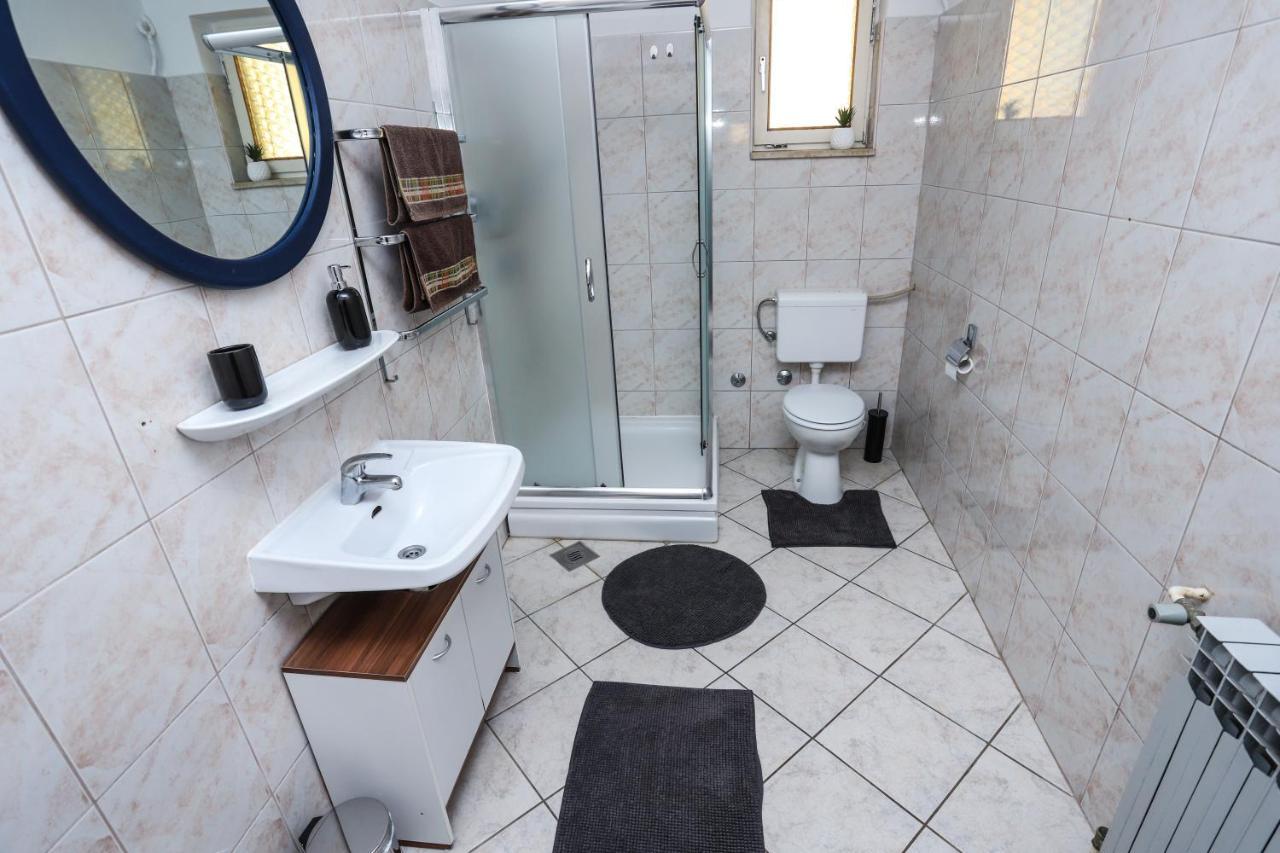 Ray Apartment Porec Esterno foto